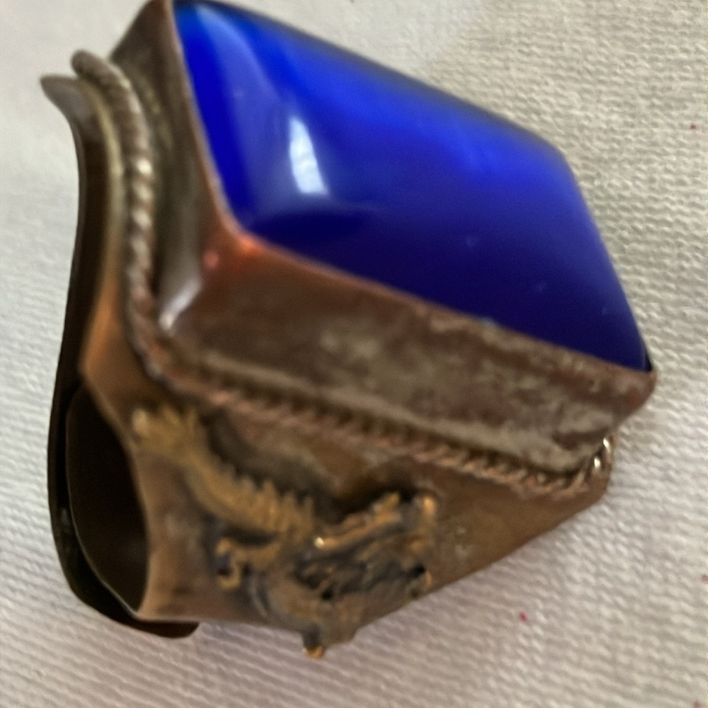 VINTAGE BLUE SATIN GLASS RAISED ROPE EDGE DOUBLE DRAGON ADJUSTABLE METAL RING